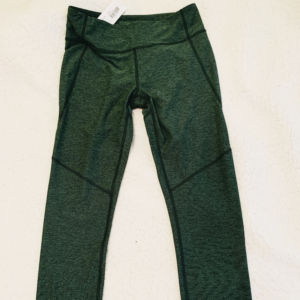 NWT Outdoor Voices 3/4 Warmup Leggings Hunter